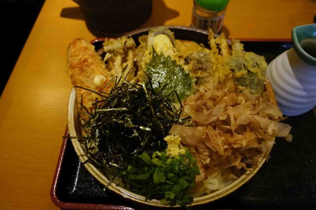 大地のうどん 博多駅地下店>