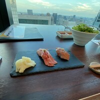天空焼肉 星遊山 - 和牛サーロインの握り・赤身の炙り握り 