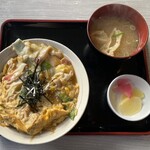 食事処 たんぽぽ - 料理写真:親子丼と見せかけて、ホッキ丼