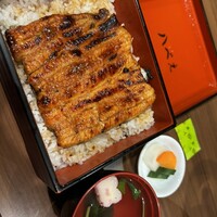 八べえ - 鰻重（五右衛門蒸し）
