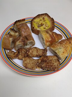 ベッカライ 徳多朗 - 買ってきたパンたち、朝食で。。