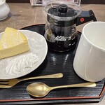 224939848 - ニューヨークチーズケーキとコーヒーのセット