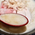 Ramen Ginga - 鶏の旨味が濃厚な泡系鶏白湯スープ