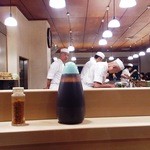 とんかつ とんき - 白木のカウンター