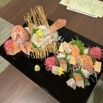 緑水亭 勝浦別館 翠海 - カサゴのお造り、平目、勘八、鯛、サーモン　お刺身だけでもけっこう食べ応えあります