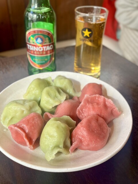 ピンクとグリーンの激カワ水餃子に胸キュン❤️特製ココナッツだれ