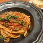 ノン ラヴォーラ マッサ - マグロと小松菜のアラビアータ