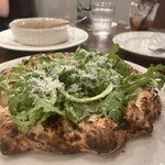 ピッツェリア ファッブリカ 1090 - 鴨と春菊のバランスがいい