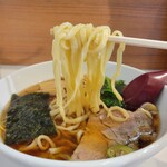 らぁめん ほりうち - 朝ラーメン 590円 平打ち ちゅるんちゅるんの麺