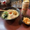 らーめん本郷亭 - 白湯ラーメン とサービスのキムチ