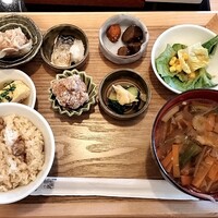 出汁しゃぶおばんざい おかか 市ヶ谷 - おかかの一汁多彩定食