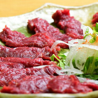 "A Course Featuring Exquisite Dishes Perfect for Pairing with Alcohol. Ideal Plans for Solo Drinking as Well!"