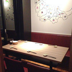 Daichi No Megumi Hokkaidou - 個室完備。壁には各振興局の紹介マップが。ここはオホーツク。
