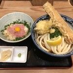 難波千日前 釜たけうどん - 