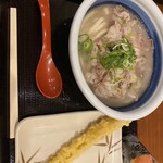 丸亀製麺 - 神戸牛旨だしうどん