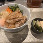 炭火焼肉と炉端 康 - 豚バラ丼¥500⇨¥800
