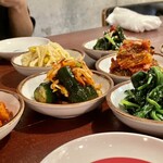 韓国食堂 入ル 坂上ル  - 