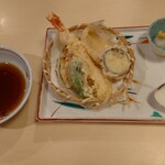 大乃寿司 - ランチ用 天麩羅〈５点盛り〉　８８０円(税込)