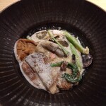 RISTORANTE IL NODO - クレソン、茸、牡蠣と柿、鎌倉ホエーを崩したところ