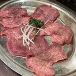 焼肉 京城 - タン塩　¥1,540円