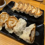 博多一口餃子アッカン - 博多一口餃子、超肉汁餃子