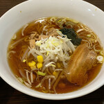 Isshin kan - 醤油ラーメン