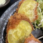 とんかつ 栄ちゃん - サツマイモフライ。あまくてだいすき