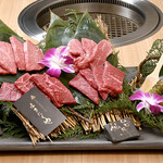 Comparison platter of Matsusaka beef and Sendai beef thighs and sirloin