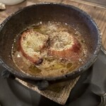マルカン - オニオングラタンスープ。冬の醍醐味