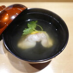 Sushi Gonzaemon - 甘鯛のお椀、塩は使わず昆布出汁のみで