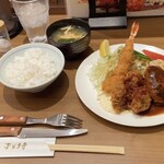 グリル ぶどう亭 なんばウォーク店 - 