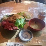 舌笑屋 - ウニ丼2500円 大盛り100円