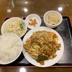 龍宮楼飯店 - ランチ 回鍋肉