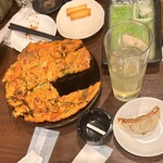 麻布 和たま - キムチチヂミ、席吸いタバコ