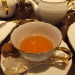 サロン・ド・モンシェール 本店～心斎橋～ - キャラメルオランジェ　880円　バラのフィナンシェ付