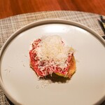 Gourmandise - 三田牛のうちももカルパッチョ、いちじく、パルメジャーノレッジャーノかけ