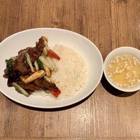 蔭山樓 表参道店 - 牛めし ¥1,760