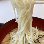 玉川温泉食堂 - 麺アップ