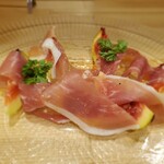 カジュアルフレンチBar 7FUKU - 2切れ食べたあとの生ハムイチヂク