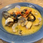 トラットリアイルポッツォ - 本日の魚のアクアパッツァ（2名用、3名用）