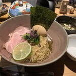 Dashi No Toriko - 昆布水麺叉焼、九条葱、味玉、のり