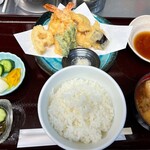Shunsai Jimbei - ランチの天ぷら定食