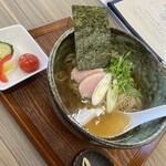 丼と麺 井ノ一番 - 鴨醤油ラーメンとピクルス
