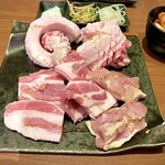 コッテジ - 花咲サムギョプサル食べ放題 1番最初のお肉 2人前