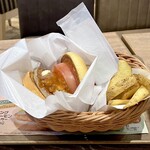 フレッシュネスバーガー - フレッシュネスバーガーと北海道産フライドポテトR