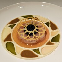 フィリップ・ミル 東京 - <フィリップ・ミルのスペシャリテ>
                    甘えびのタルタル　フランスの大聖堂に敬意を