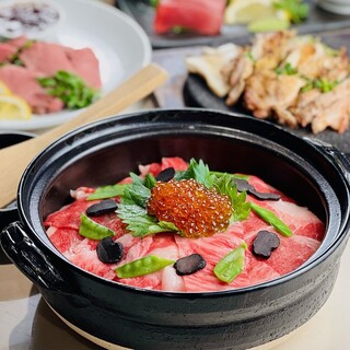 "Luxury earthenware pot rice with Japanese black beef and truffle salmon roe" 5,000 yen with all-you-can-drink included