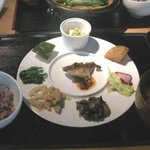 農家の台所くにたちファーム 恵比寿店 - こだわり野菜のランチプレートと本日の一品料理の御膳