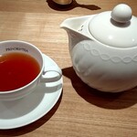 紅茶専門店 PRI・ORI・TEA - スタッフのオススメでディンブラをオーダーしましたが。。入店前は図々しい性格ゆえに無料なら1番高い紅茶を頼む気満々でしたwww