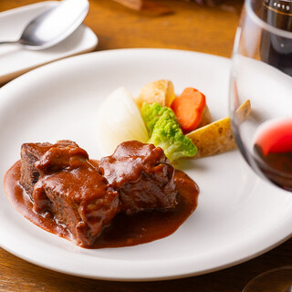 Old-fashioned beef stew that warms your heart ◆ Also available with rice for lunch ◎